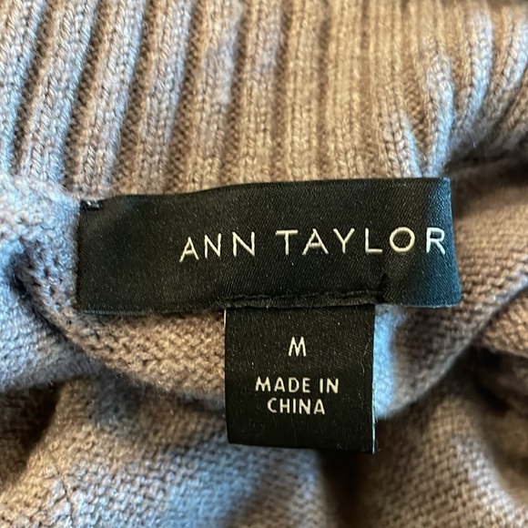 Ann Taylor Turtleneck Tunic Sweater Taupe M - Picture 5 of 7